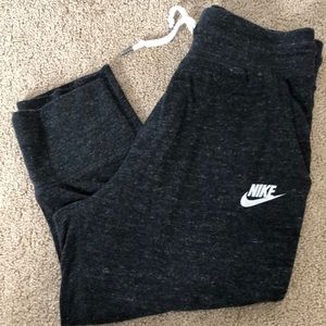 Girls Nike Capri Leggings